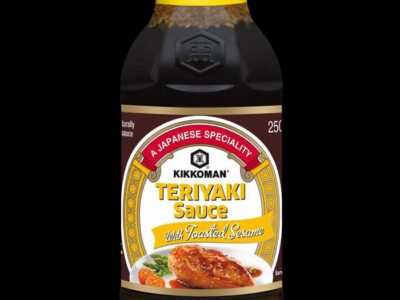 bottiglia di salsa Teriyaki kikkoman al gusto di sesamo arrostito da 250 ml