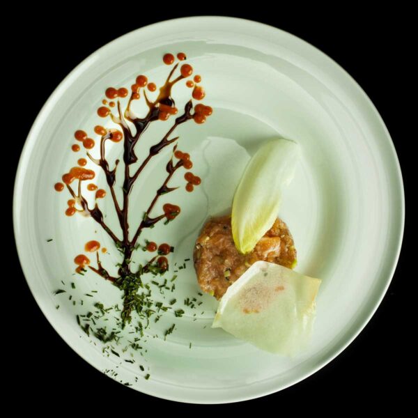 Tartara di salmone con caviale e avocado - immagine 2