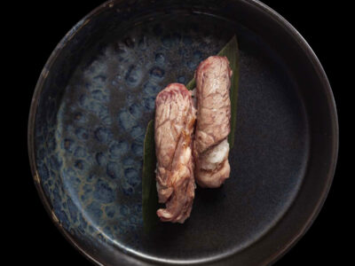 2 nigiri con riso e carne di manzo giapponese wagyu
