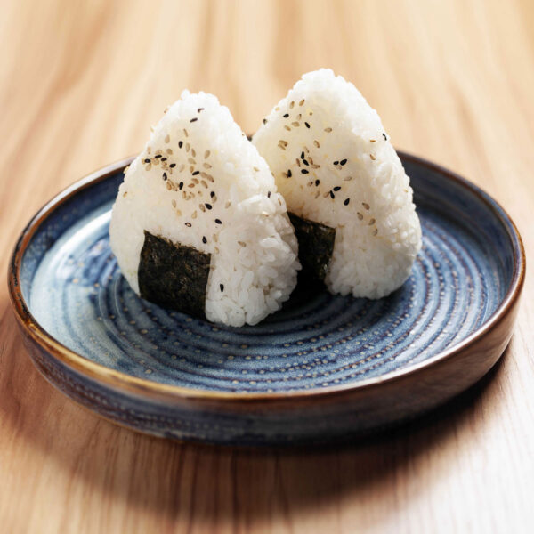 piatto con due onigiri