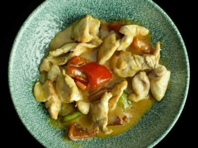 Pollo al curry e latte di cocco