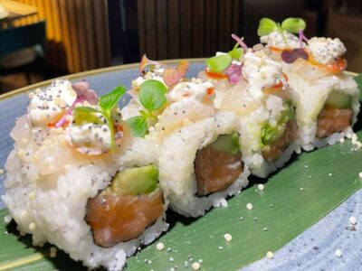 maki ripieni con salmone e avocado
