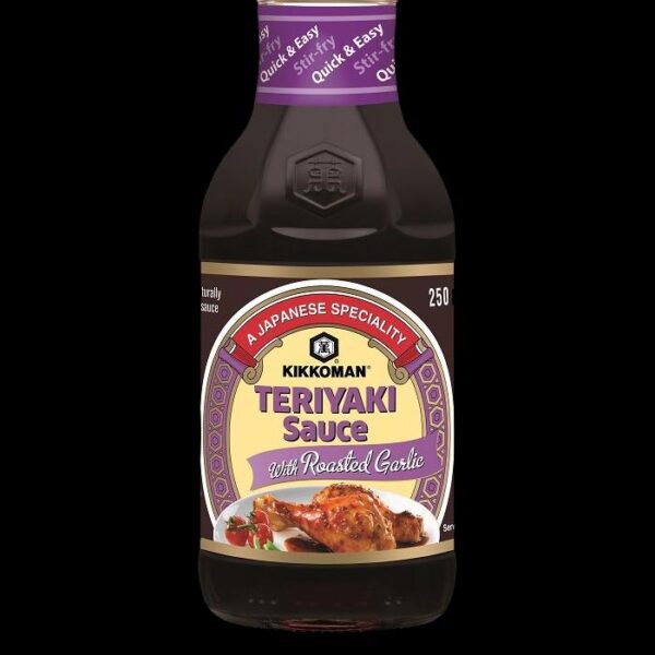 bottiglia con salsa Teriyaki kikkoman al gusto di aglio arrostito da 250 ml.