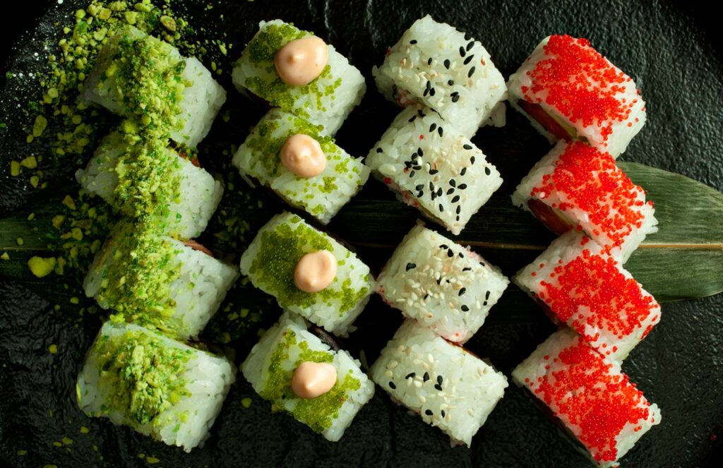 Presentazione di Uramaki misti per aperitivo