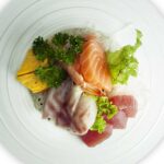 piatto bianco con cirashi misto